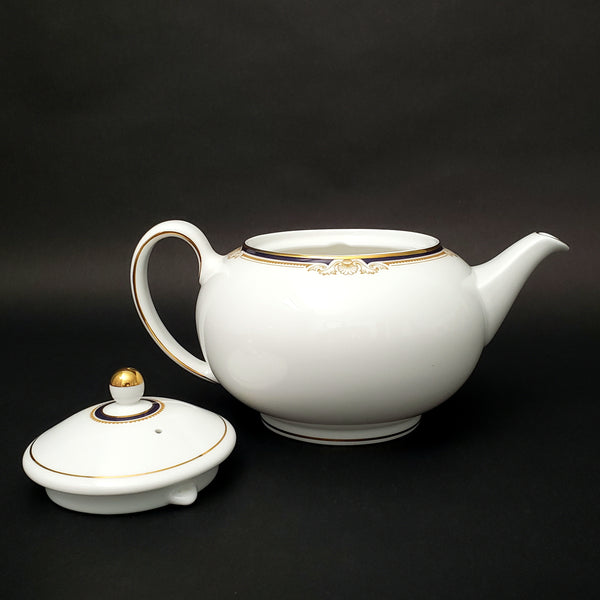 Wedgwood Cavendish Tea Pot with Lid Bone China England