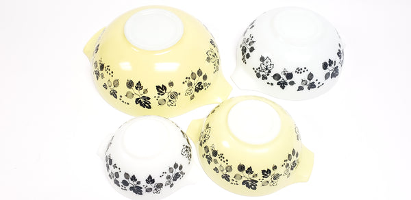 Pyrex Gooseberry Black & Yellow Cinderella Mixing Bowl Set of 4