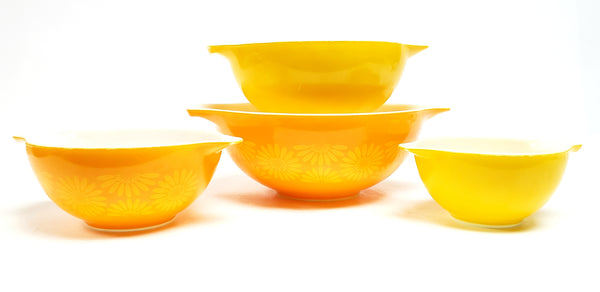 Pyrex Daisy Orange & Yellow Cinderella Mixing Nesting Bowls - Set of 4