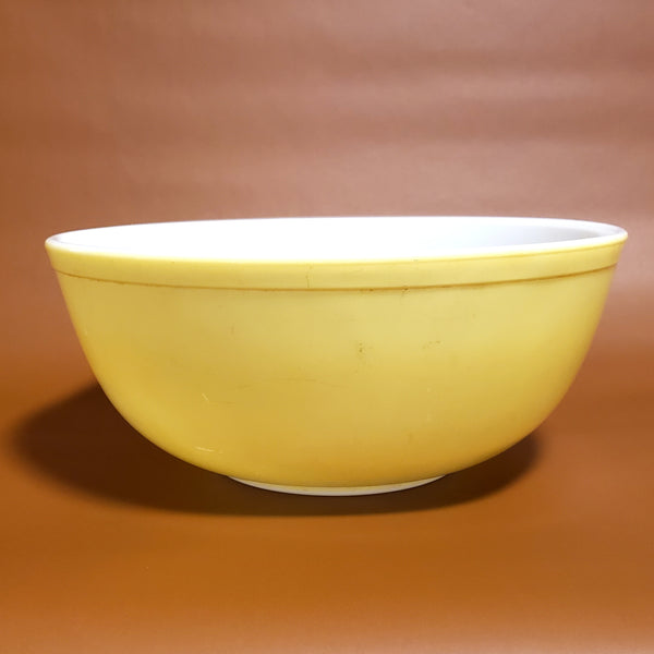 PYREX 10 1/2" Primary Yellow 4 Quart Mixing Bowl #404 c. 1950's