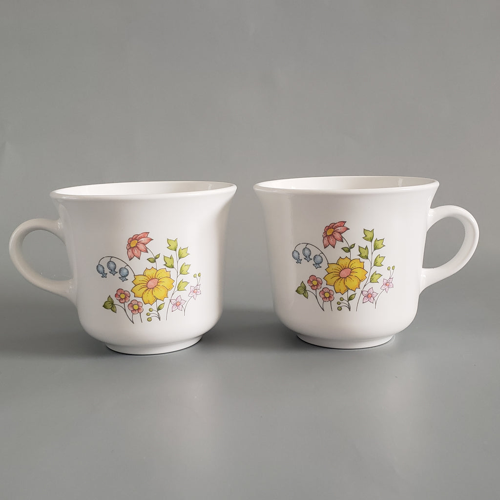 Vintage Corelle Coffee Or Tea Cups, Set of 4 Mugs in Meadow Pattern