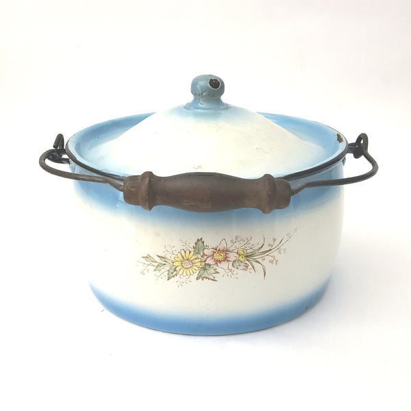 Vintage Blue and White Floral Enamel Cookware Pot With Lid 